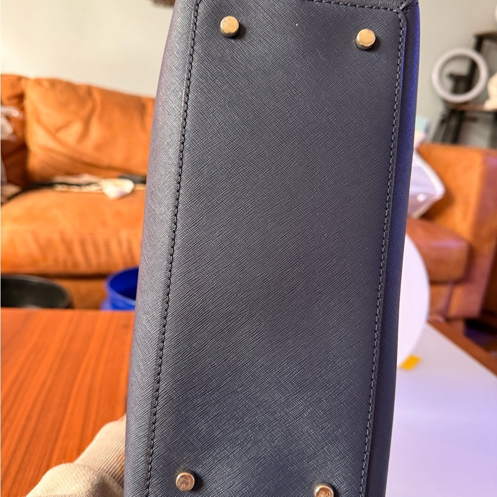 SOLD Kate Spade ♠️ Navy blue purse - Picture 9 of 15